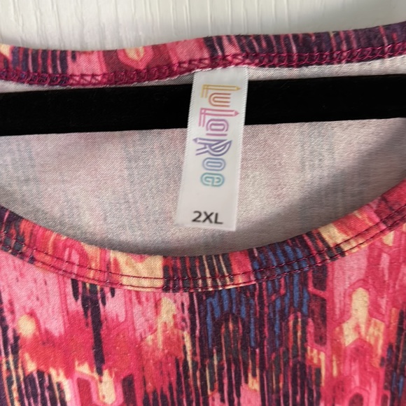 LuLaRoe Classic Tee 2XL, LLR high-low hem, pink purple geometric, short sleeve - Picture 2 of 8